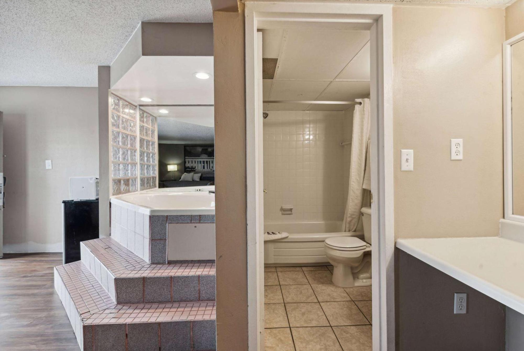 Super 8 By Wyndham Millbury/Toledo Hotel Exterior foto