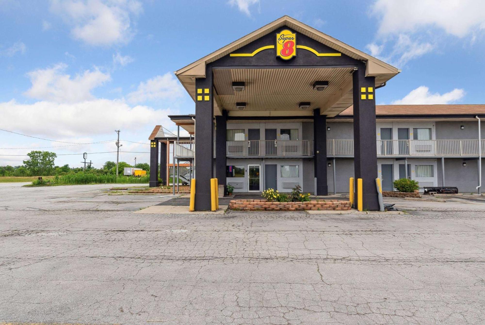 Super 8 By Wyndham Millbury/Toledo Hotel Exterior foto