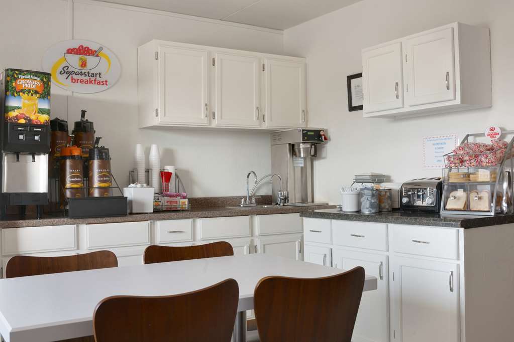 Super 8 By Wyndham Millbury/Toledo Hotel Restaurant foto