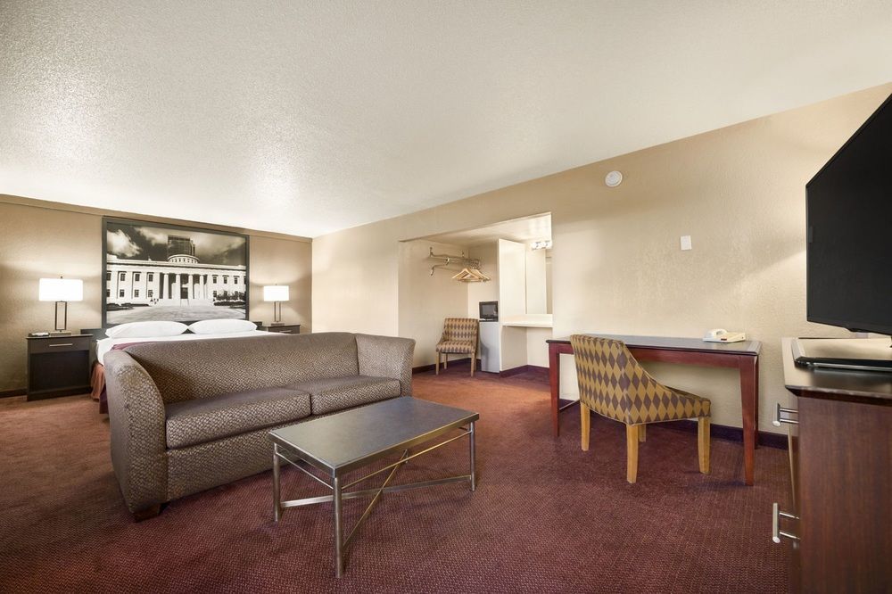 Super 8 By Wyndham Millbury/Toledo Hotel Exterior foto
